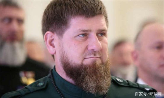 Lãnh đạo Chechnya đăng video binh sĩ hải quân Ukraine đầu hàng liền bị dân mạng bóc phốt - Ảnh 1.