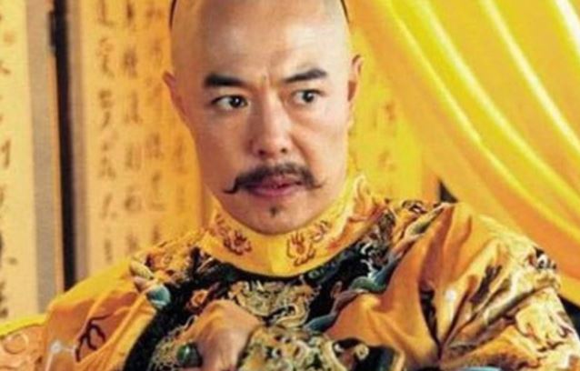 Ra lệnh xử tử thợ cắt tóc, câu nói của học trò khiến Càn Long hối hận: Sai lầm đáng tiếc!