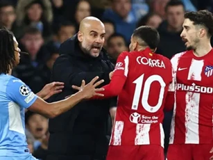 Guardiola hài lòng khi thắng Atletico đá với sơ đồ '5-5-0'