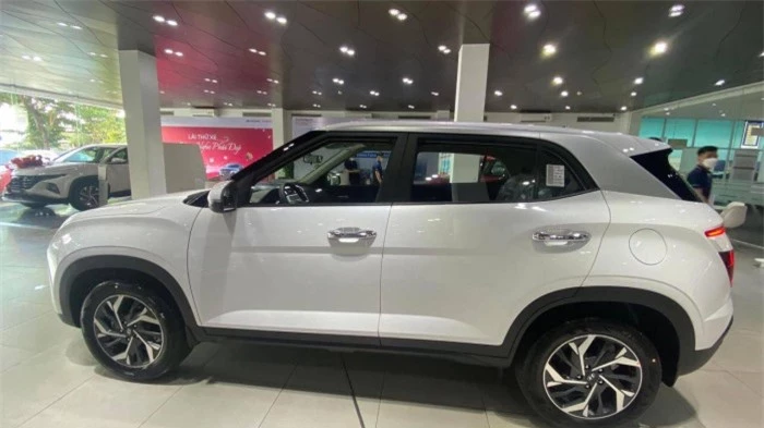 cận cảnh hyundai creta 2022 về đại lý, chênh giá đến 60 triệu đồng