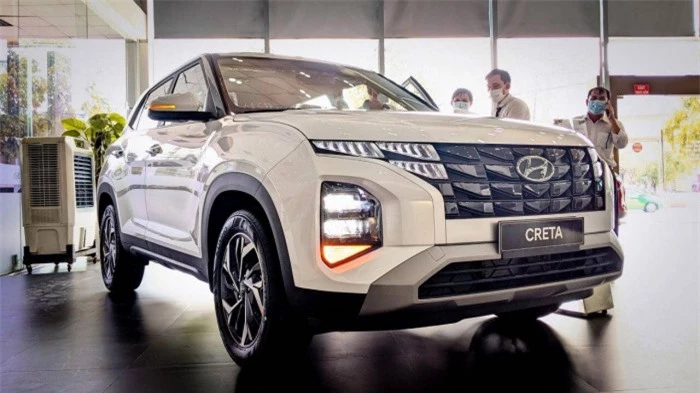 cận cảnh hyundai creta 2022 về đại lý, chênh giá đến 60 triệu đồng