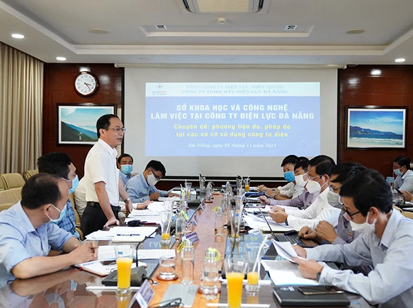 TS Lê Đức Viên, Giám đốc Sở KH&CN Đà Nẵng làm việc với Công ty Điện lực Đà Nẵng về chuyên đề phương tiện đo, phép đo tại các cơ sở sử dụng công tơ điện