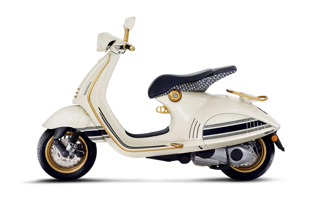 Vespa 946 Christian Dior.