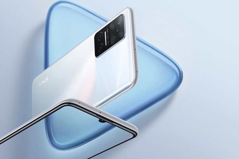 Smartphone 5G, RAM 8 GB, màn hình 90Hz, pin 5.000 mAh, giá 4,3 triệu đồng