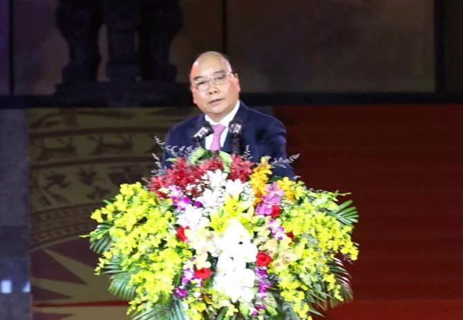 Chủ tịch nước Nguyễn Xuân Phúc phát biểu tại lễ khánh thành Đền Thờ Vua Hùng TP Cần Thơ.