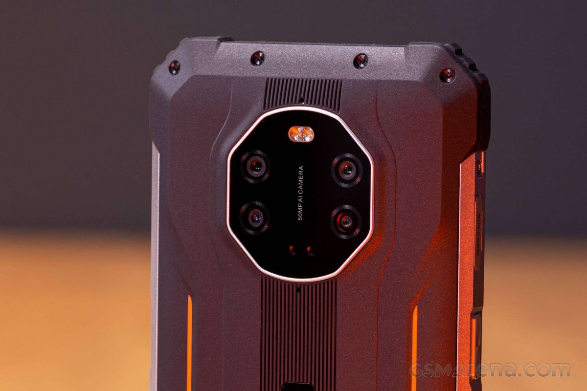 Trên tay smartphone ‘nồi đồng cối đá’, RAM 8 GB, pin 8.380 mAh, sạc 33W, giá hấp dẫn