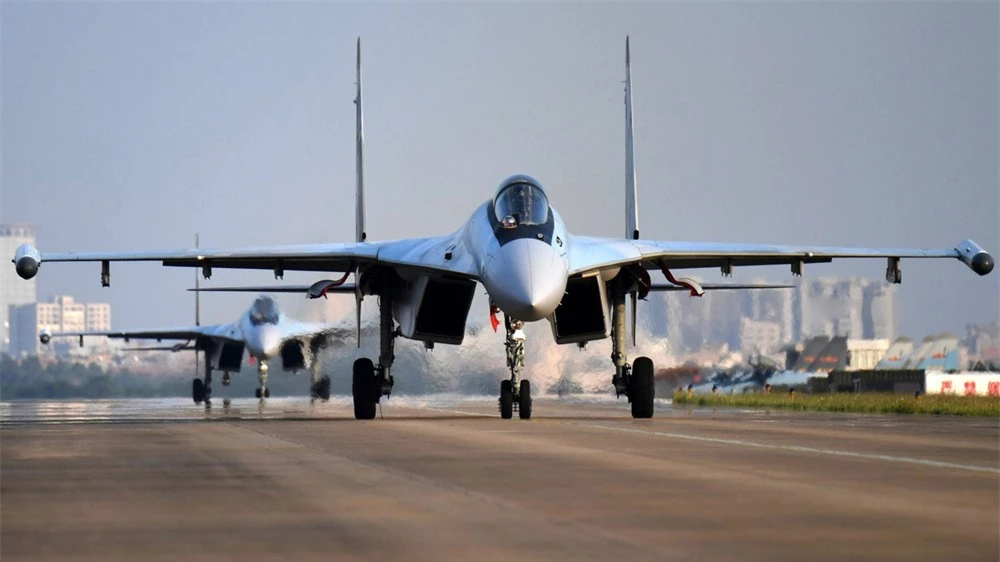 Máy bay chiến đấu Su-35 Nga “tan xác” ở Ukraine: Bài học nào rút ra cho Trung Quốc? - Ảnh 1.