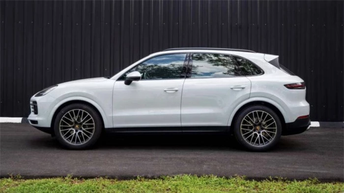 porsche cayenne lắp ráp có giá thấp hơn xe nhập khẩu đến 620 triệu đồng