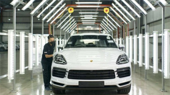 porsche cayenne lắp ráp có giá thấp hơn xe nhập khẩu đến 620 triệu đồng