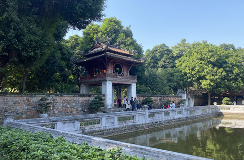 Hà Nội mở cửa trở lại hoạt động du lịch, đón khách quốc tế