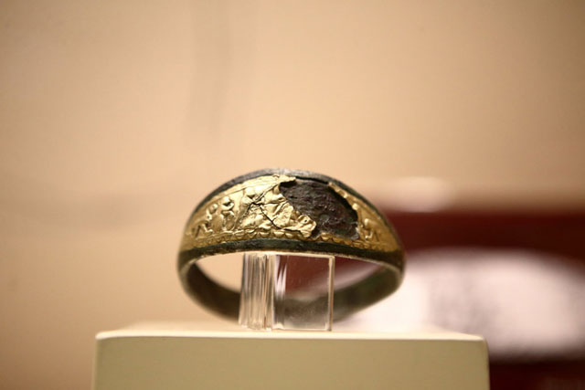 Cày ruộng đào được vàng, sốc lần 2 khi biết là báu vật 3.300 năm cực hiếm