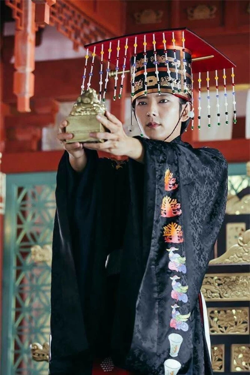 Dàn nam thần 'nhan sắc mãi đỉnh' trên màn ảnh xứ Hàn: Lee Min Ho ngày càng 'sang - xịn - mịn' sau hơn 1 thập kỷ, tạo hình cổ trang của Song Joong Ki trông ra sao? - Ảnh 27.