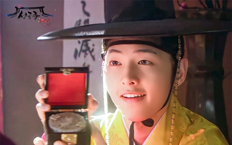 Dàn nam thần 'nhan sắc mãi đỉnh' trên màn ảnh xứ Hàn: Lee Min Ho ngày càng 'sang - xịn - mịn' sau hơn 1 thập kỷ, tạo hình cổ trang của Song Joong Ki trông ra sao? - Ảnh 46.