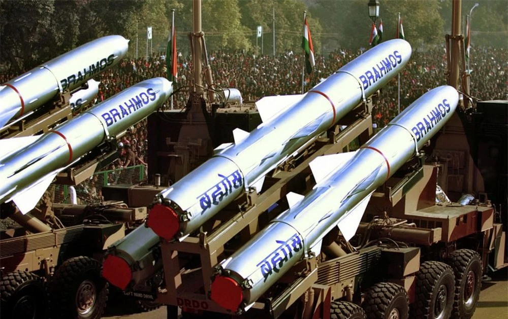 Tên lửa BrahMos vướng vào bê bối lớn, khách hàng lo cuống: Tương lai xuất khẩu sẽ ra sao? - Ảnh 3.