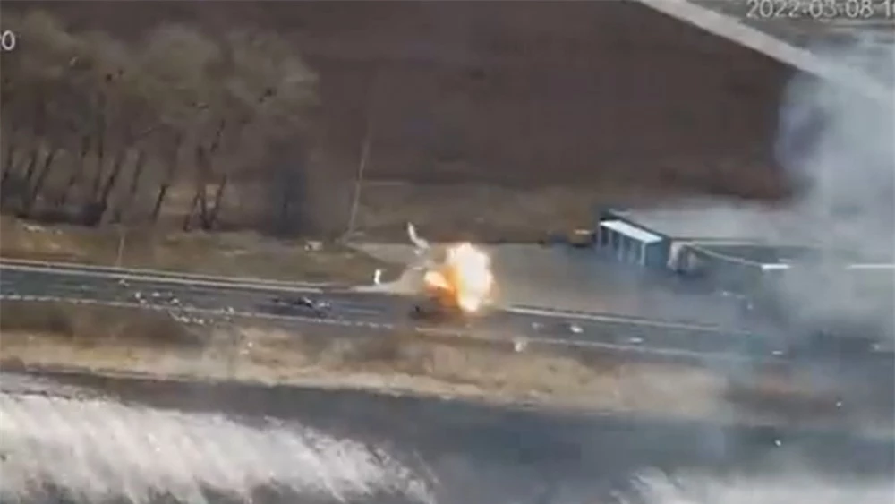 Xe tăng Nga bị phá hủy hàng loạt trên chiến trường Ukraine: Vì đâu nên nỗi? - Ảnh 1.