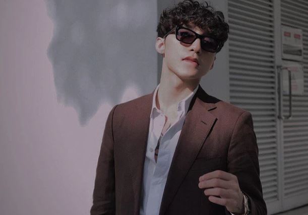 Sơn Tùng đã UNFOLLOW tất cả mọi người trên Instagram, toàn bộ các trang thuộc công ty M-TP đều đổi ảnh đen sì báo hiệu sắp comeback?