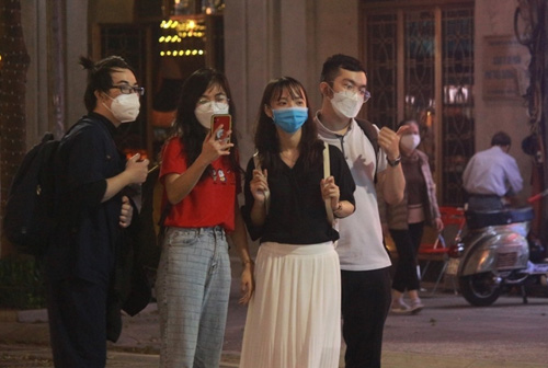 Hà Nội chỉ có hơn 2.100 ca COVID-19 mới trong ngày