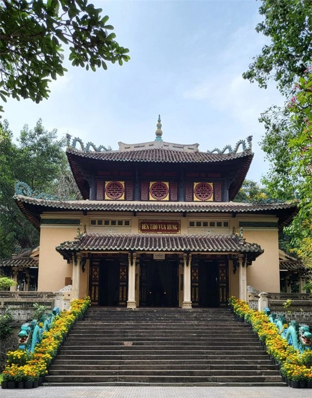 Điểm đặc biệt ít người biết về hai đền thờ Vua Hùng tại TP. Hồ Chí Minh - Ảnh 1.
