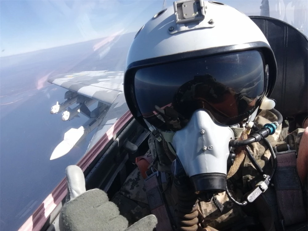 Phi công MiG-29 Ukraine kể về thời khắc sinh tử: Nga cứ nghĩ đây là cuộc chơi nhưng đã lầm - Ảnh 2.
