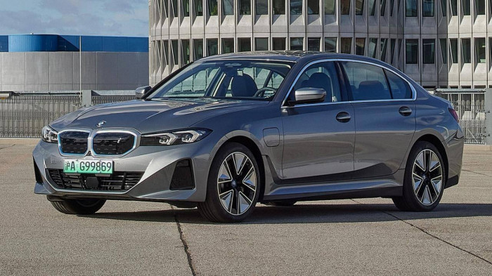 Xe điện BMW i3 eDrive35L có thể di chuyển tối đa 526 km sau một lần sạc