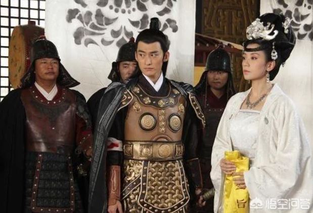 Lỡ lời trong lúc thị tẩm, hoàng đế để lộ kế hoạch mật, bị con trai đoạt mạng, cướp ngôi