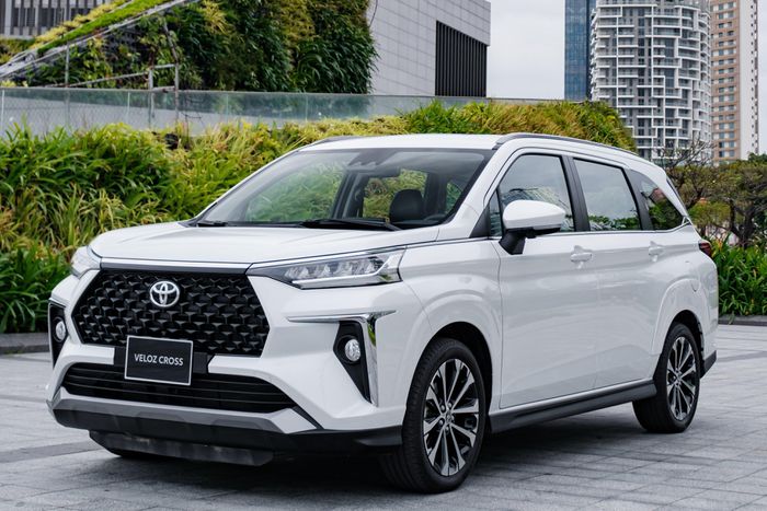 Thị trường ôtô đang cầu vượt cung