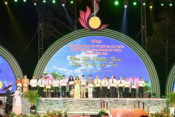 Cần Thơ: Bế mạc liên hoan đờn ca tài tử Quốc gia lần thứ III
