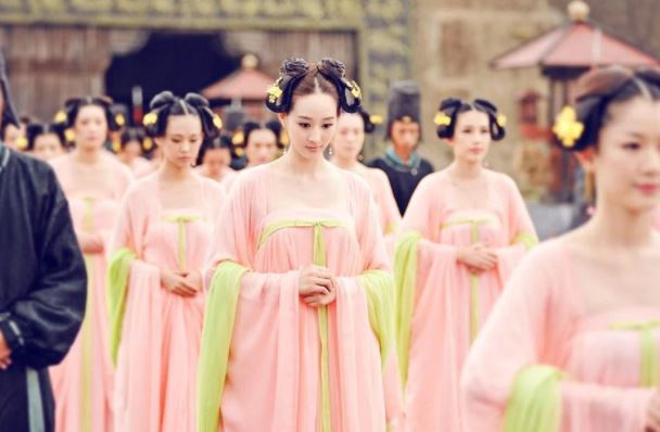 Cung nữ muốn được hoàng đế thị tẩm không dễ: Người tâm cơ cũng khó vượt qua 4 ải này