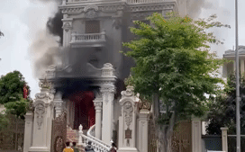 Vụ cháy lâu đài trăm tỷ ở Quảng Ninh: Một phụ nữ tử vong