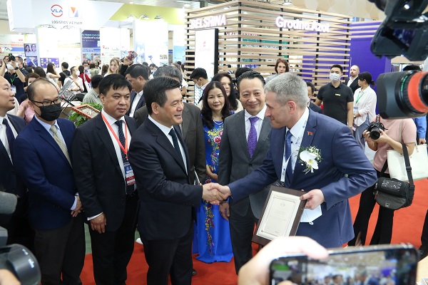 Hơn 400 doanh nghiệp giới thiệu sản phẩm tại Vietnam Expo 2022