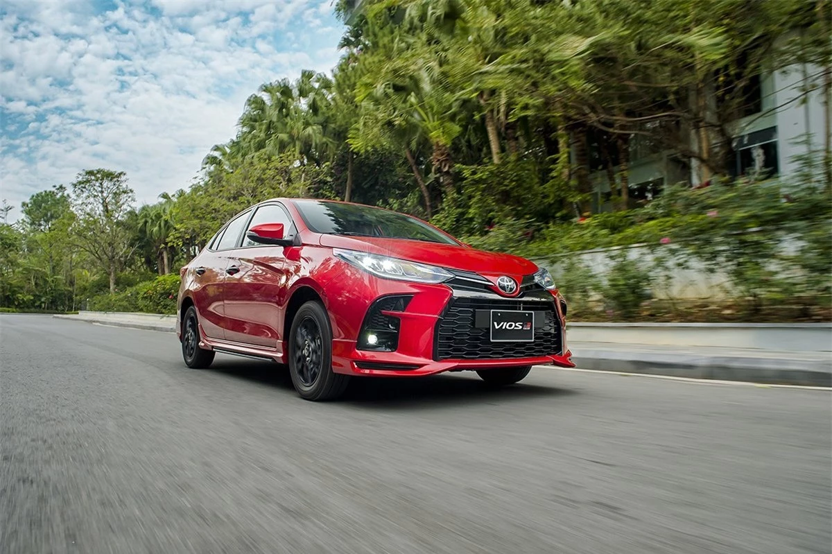 Toyota Vios dẫn đầu phân khúc sedan hạng B tháng 3/2022.