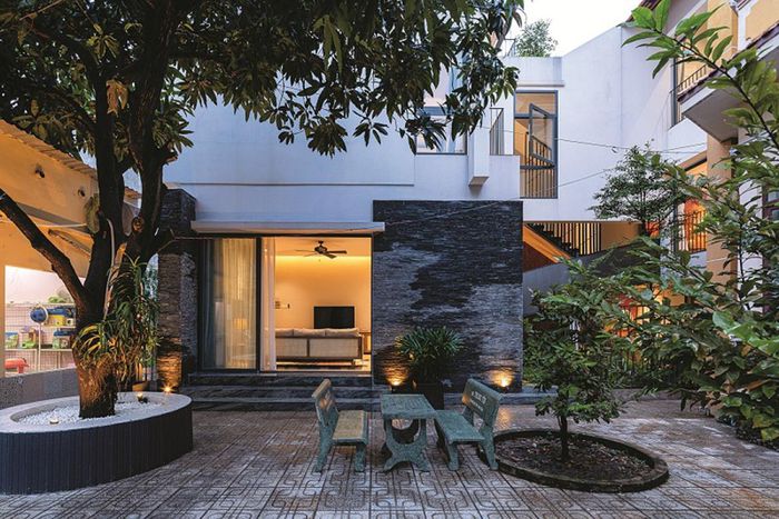 Căn biệt thự phố thiết kế thông minh với diện tích chỉ 100m2