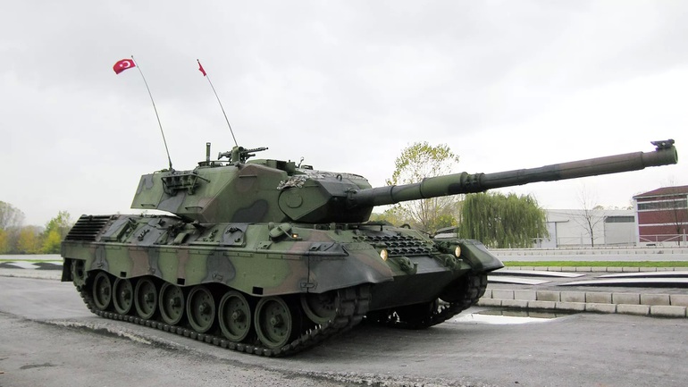 Nhà sản xuất Đức sẵn sàng cung cấp 50 xe tăng cho Ukraine