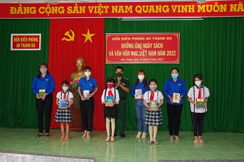 Sóc Trăng: Bộ đội Biên phòng hưởng ứng “Ngày sách và Văn hoá đọc Việt Nam”