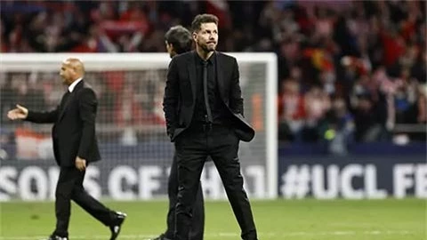 Tại sao HLV Simeone vỗ tay khi Atletico bị loại ở Champions League?