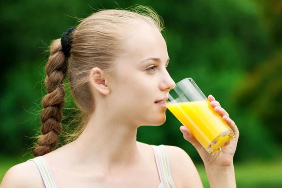 Uống nước cam vào lúc nào để không ảnh hưởng sức khỏe?