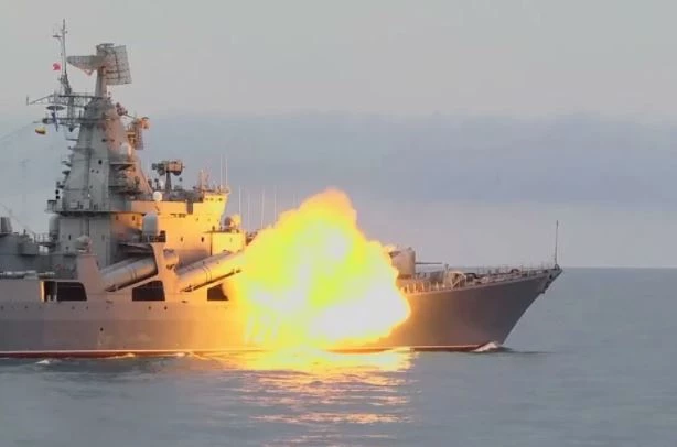 Tuần dương hạm mang tên Moskva Hải quân Nga khai hỏa trong tập trận. Ảnh minh họa.