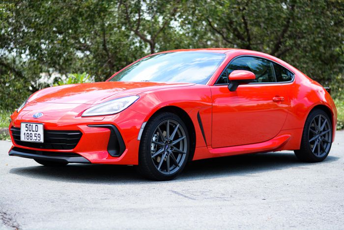 Đánh giá nhanh Subaru BRZ - Xe thuần thể thao cho người mê tốc độ