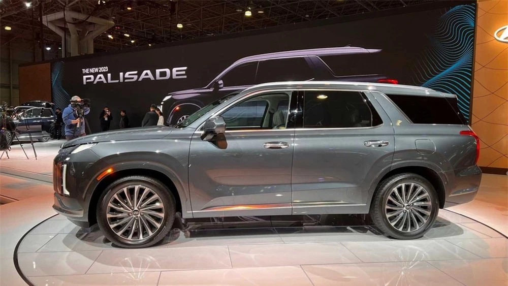 Hyundai Palisade 2023 có tổng cộng 9 túi khí thay vì 7 túi khí như phiên bản cũ