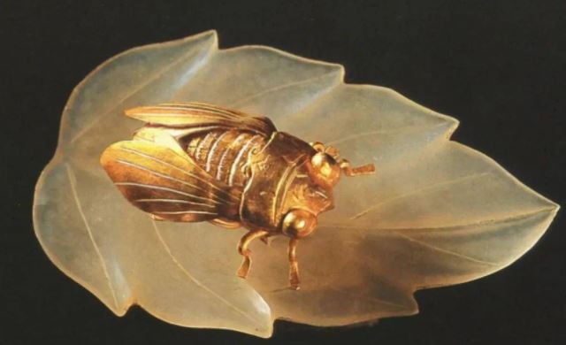 Chuyên gia tìm thấy báu vật nhỏ xíu trong mộ cổ: Giá trị hơn 3.200 tỷ, ý nghĩa không ngờ!