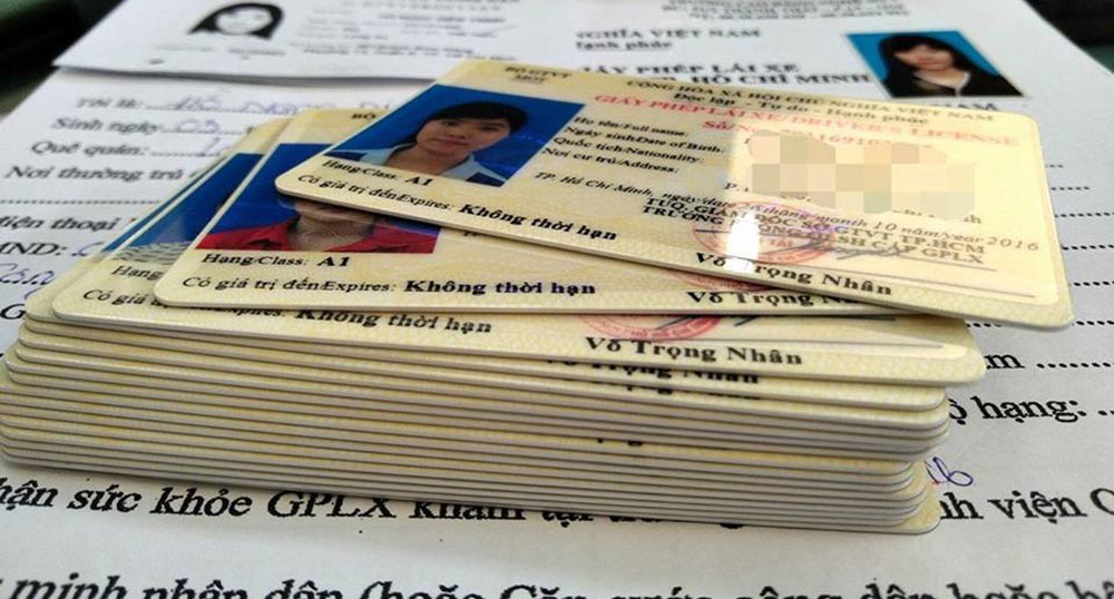 Bị giữ Giấy phép lái xe mà không nộp phạt đúng hẹn sẽ bị xử lý ra sao?