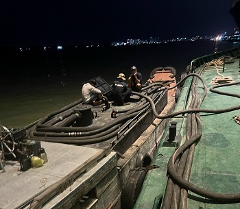 Chuyển hồ sơ, tang vật vụ mua bán trái phép hơn 91.000 lít dầu F0 cho Bộ đội biên phòng TP Hồ Chí Minh 
