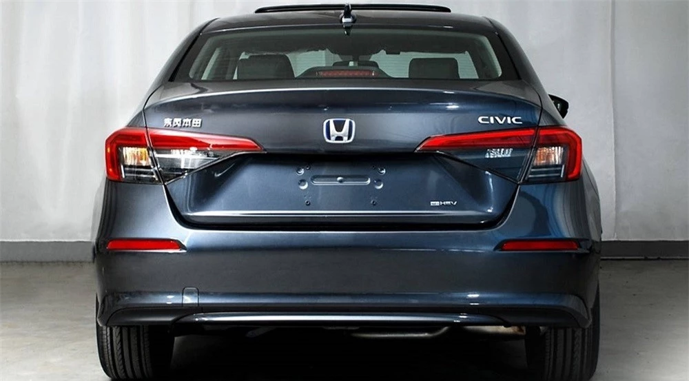 Honda Civic e:HEV 2022 có thiết kế ngoại thất không khác biệt đáng kể so với bản máy xăng 1.5L
