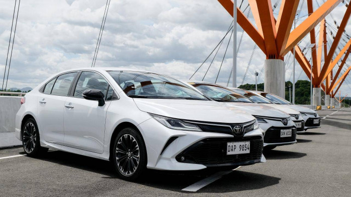 Toyota Corolla Altis GR-S ra mắt, giá 579 triệu đồng
