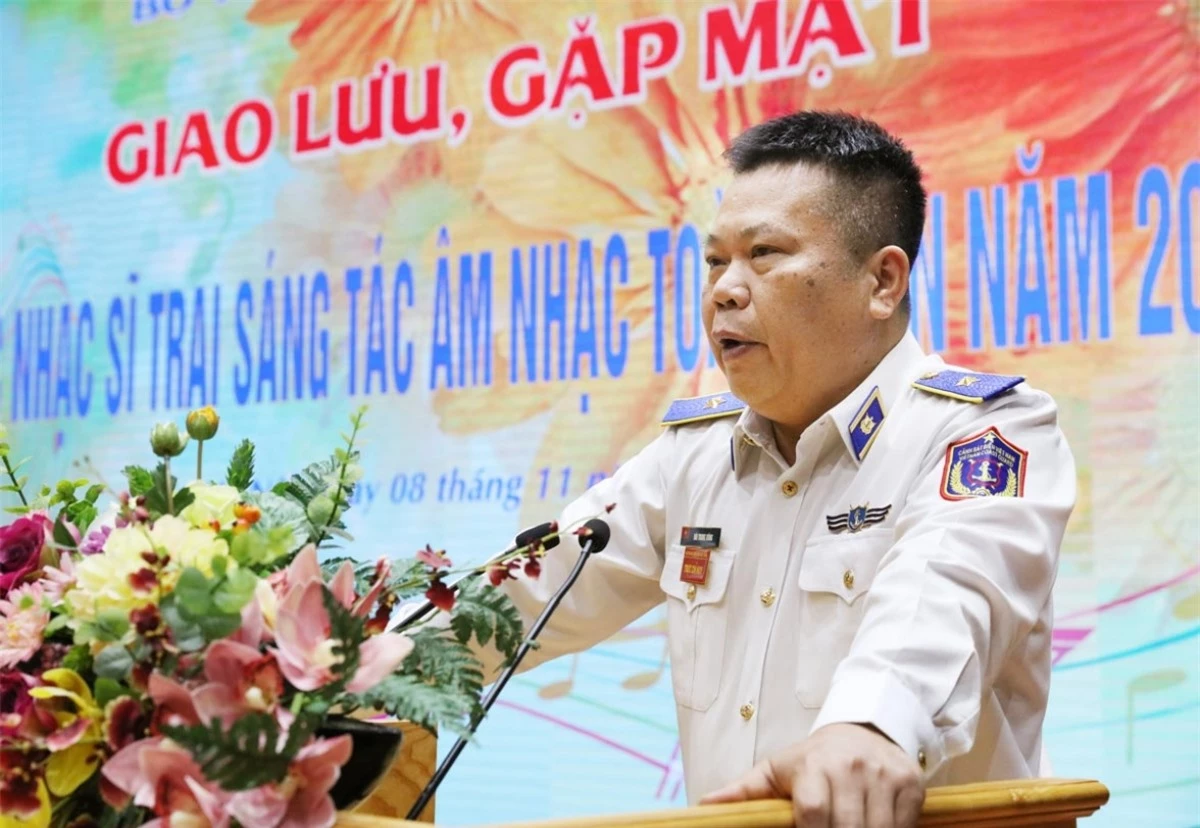 Cũng về tội Tham ô tài sản, Thiếu tướng Bùi Trung Dũng, nguyên Phó Tư lệnh Bộ Tư lệnh Cảnh sát biển bị khởi tố, bắt tạm giam ngày 13/4.