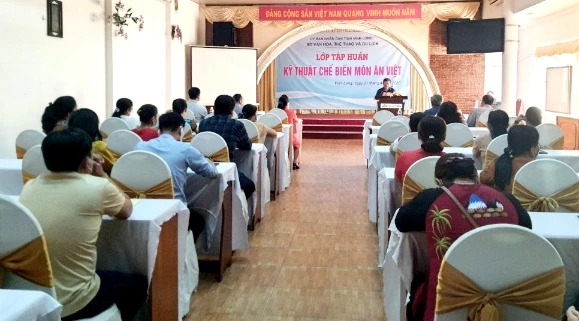  Khai mạc lớp tập huấn nghiệp vụ Bếp trong Ngày hội Du lịch tỉnh Vĩnh Long.