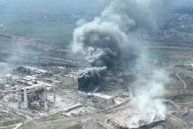 Nga chính thức tấn công, quân Ukraine nguy ngập tại nhà máy thép Azovstal ở Mariupol