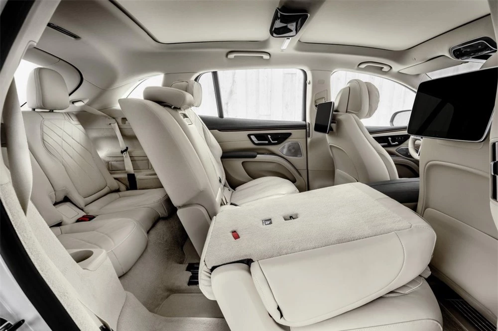 3 hàng ghế của Mercedes-Benz EQS SUV 2023