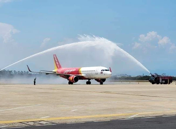Ngày 29/4/2022, Đà Nẵng sẽ đón chuyến bay thương mại định kỳ đầu tiên chứ không phải bay thuê chuyến (charter) đưa du khách từ Hàn Quốc trở lại do hãng hàng không Vietjet Air thực hiện