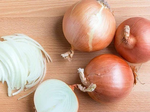 Tại sao hành tây lại có thể trị được mụn?
